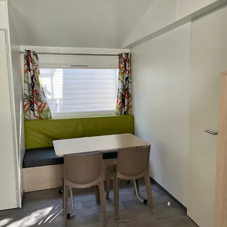 Mobilhome 4 Personnes Climatise Camping Les 7 Fonts *