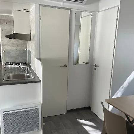 Mobilhome 4 Personnes Climatise Camping Les 7 Fonts 아그